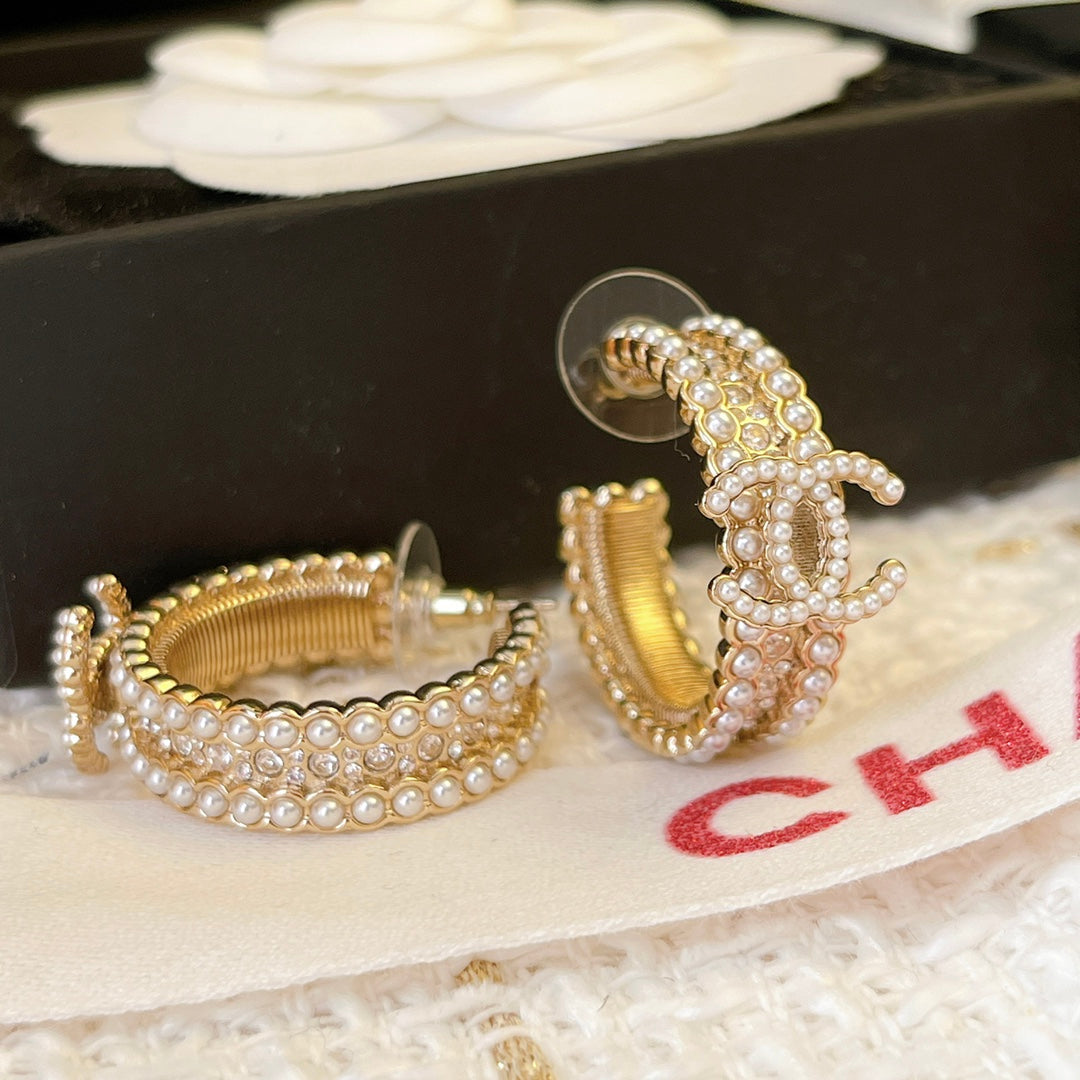 18K Chanel Pearls Earrings