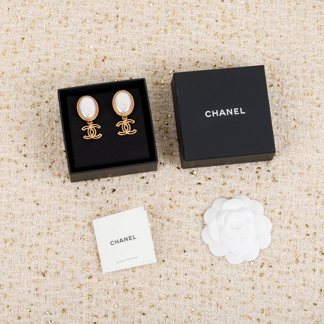18K Chanel Big Pearl Pendant Earrings
