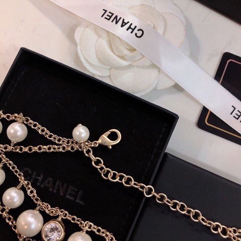 18K Chanel Pearl Choker Chain Necklace