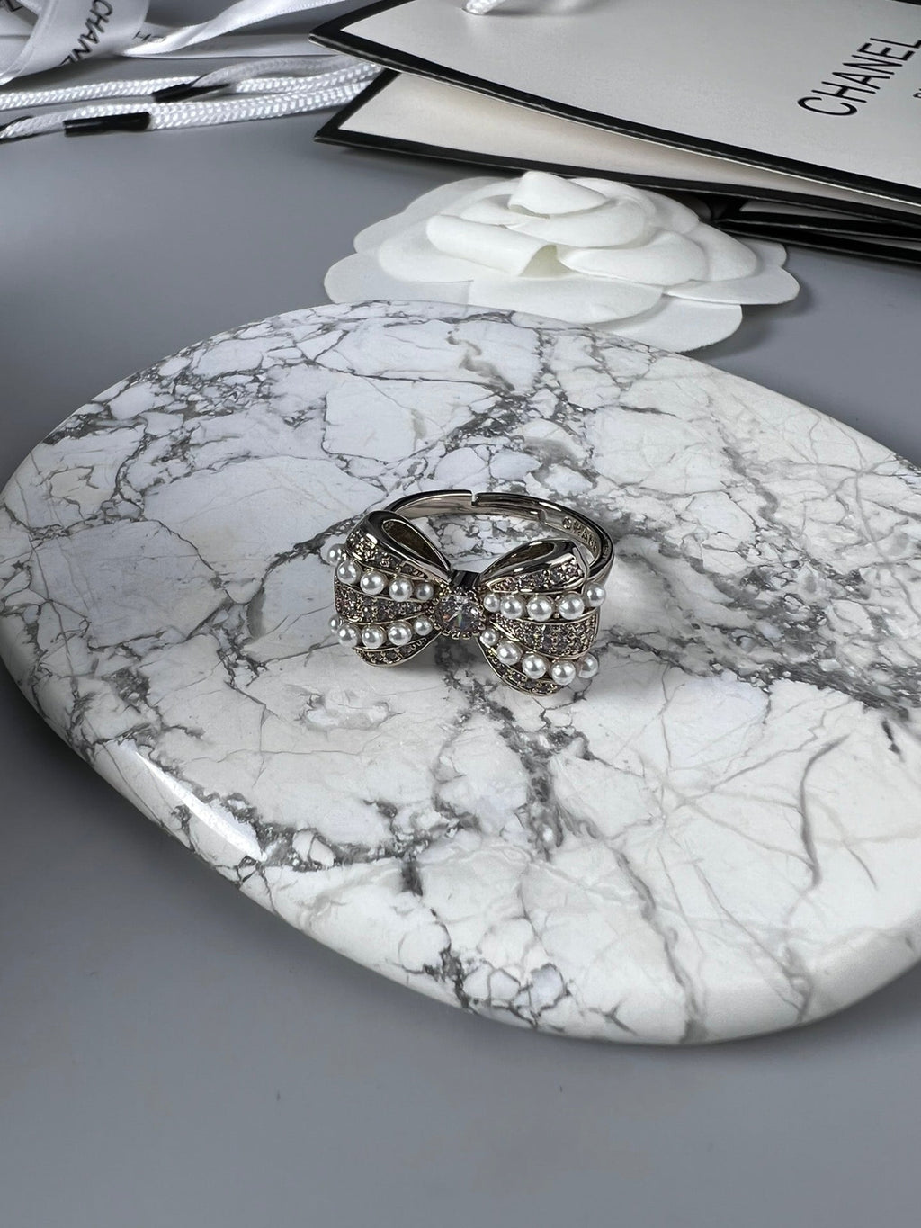 18K Chanel Bow Tie Pearls Ring