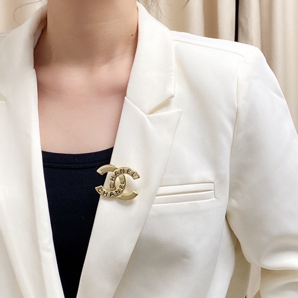 18K Chanel Script Brooch