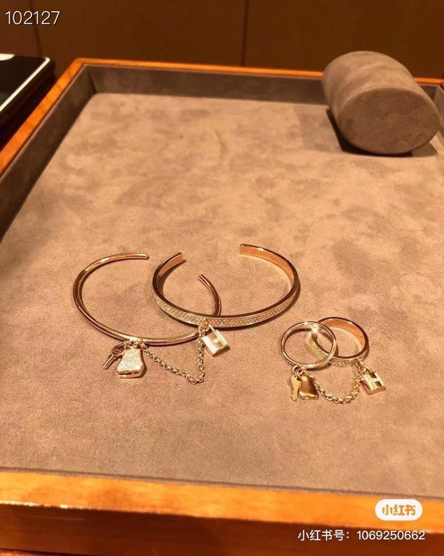 18K Kelly Hermès Cadenas Bracelet