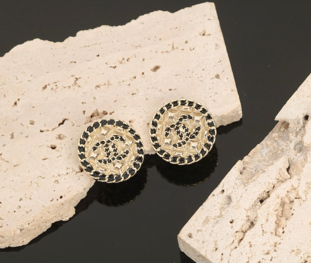 18K Chanel Diamond Round Earrings