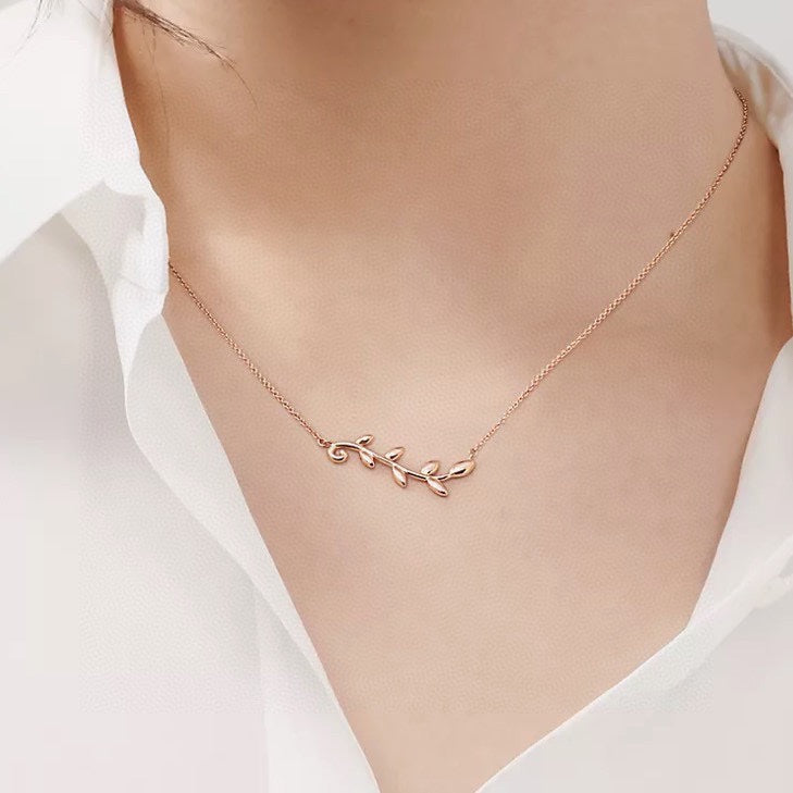 18K Tiffany & Co. Olive Leaf Vine Pendant Necklace
