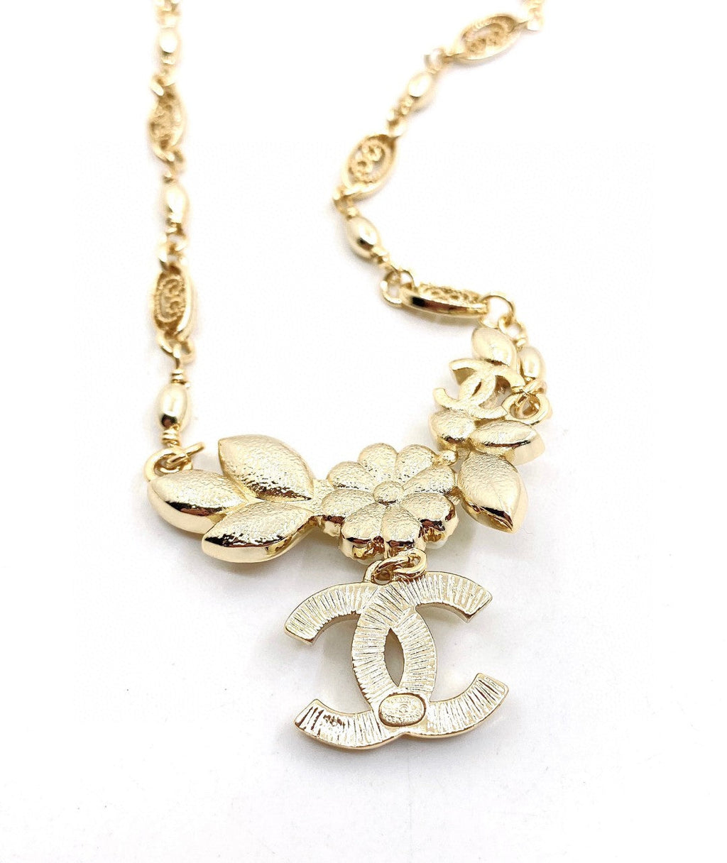 18K Chanel Flower Diamond Necklace