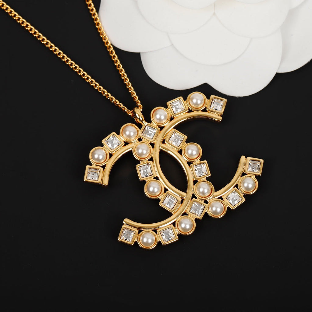 18K Chanel Vintage Necklace