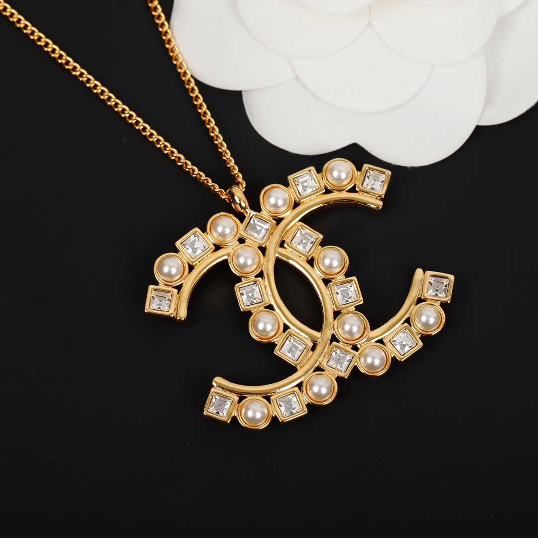 18K Chanel Vintage Necklace