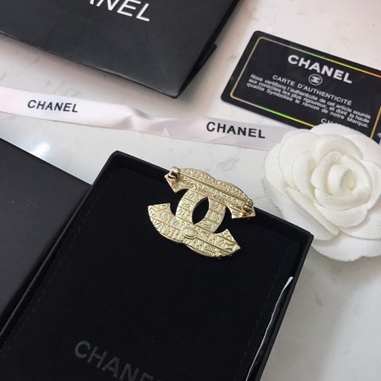 18K Chanel Diamonds Brooch
