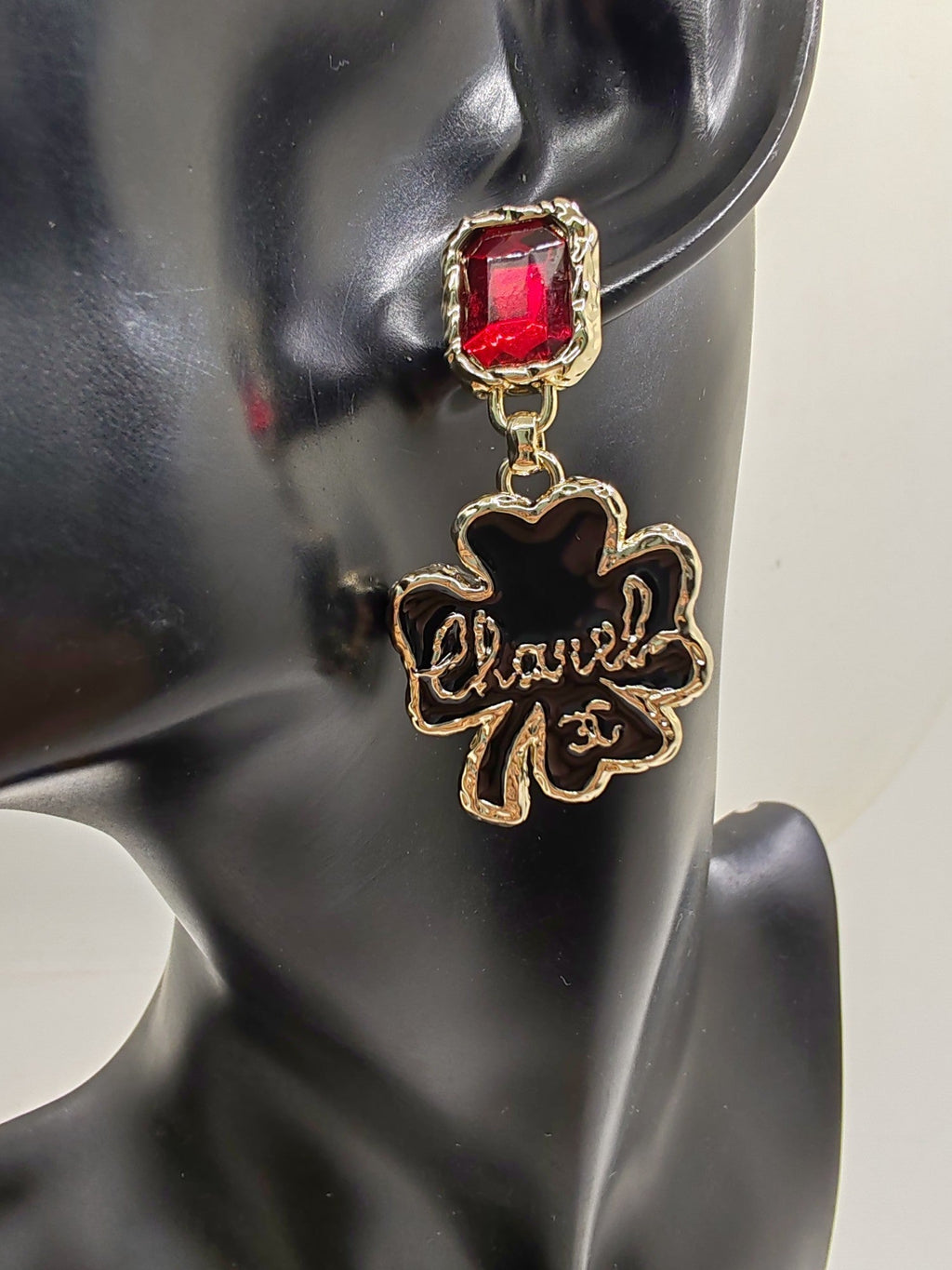 18K Chanel Heart Earrings