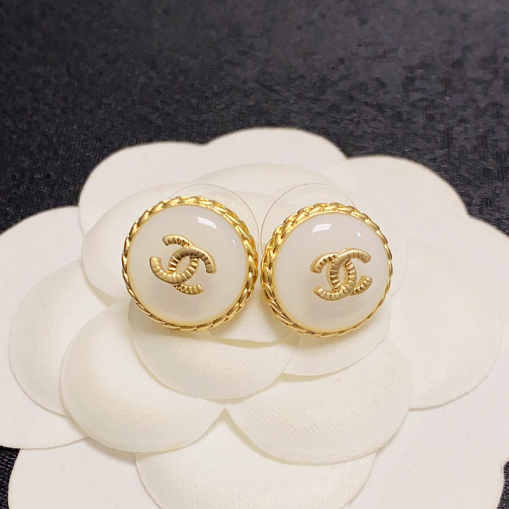 18K Chanel Pearl Vintage Earrings