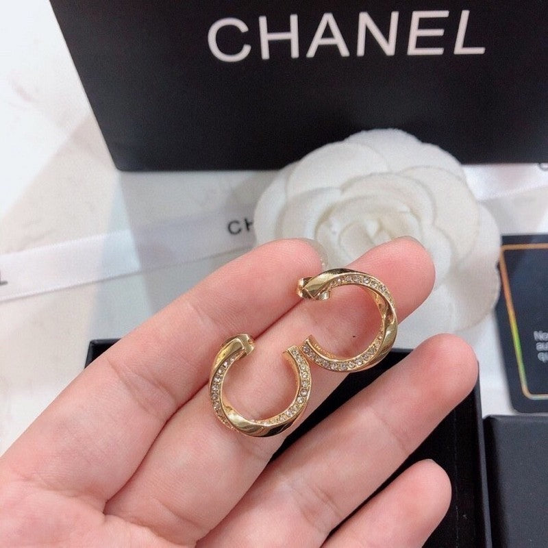 18K Chanel Half Cirle Diamond Earrings