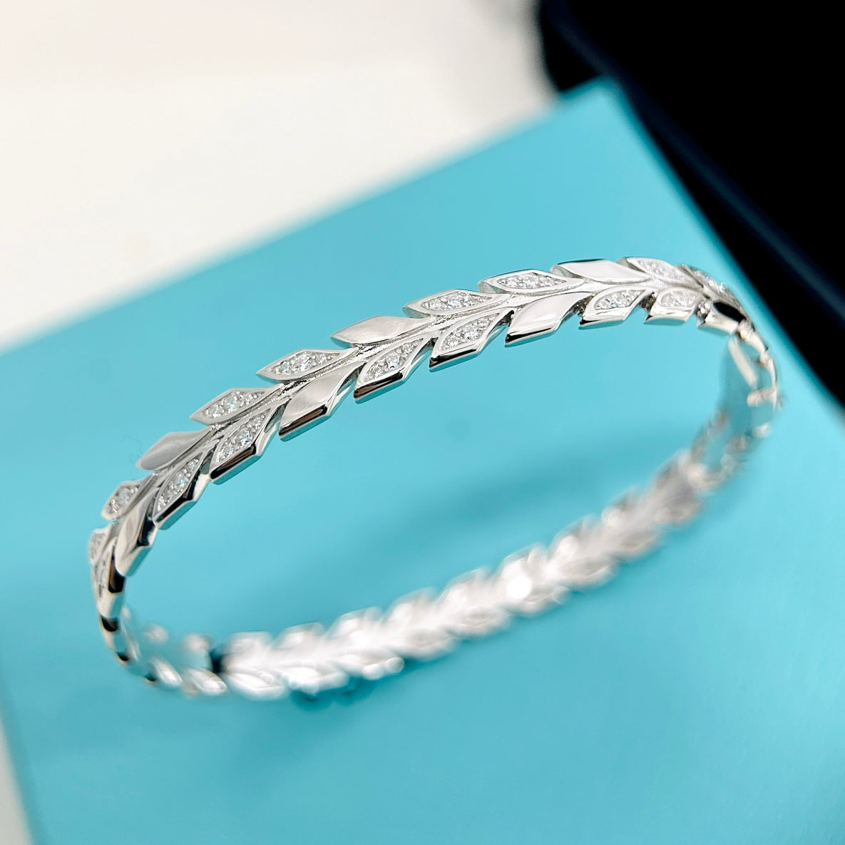 18K Tiffany & Co. Victoria Vine Diamonds Bracelet