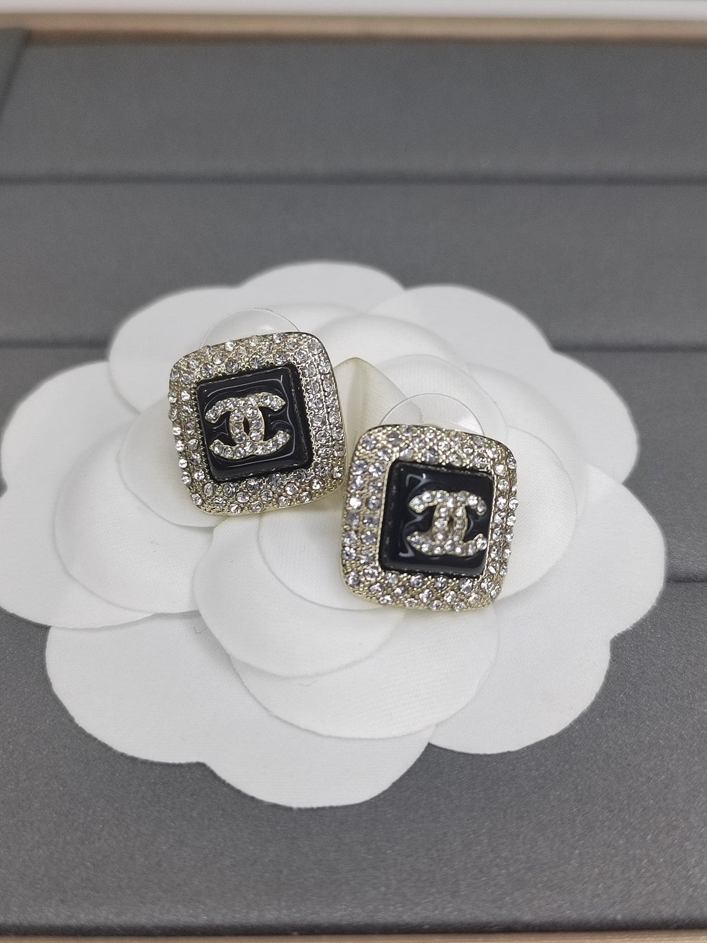 18K Chanel Diamond Square Black Earrings