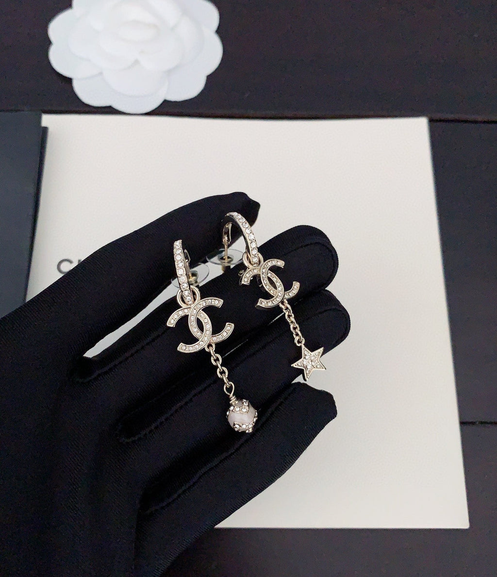 18K Chanel Star Pearls Pendant Earrings