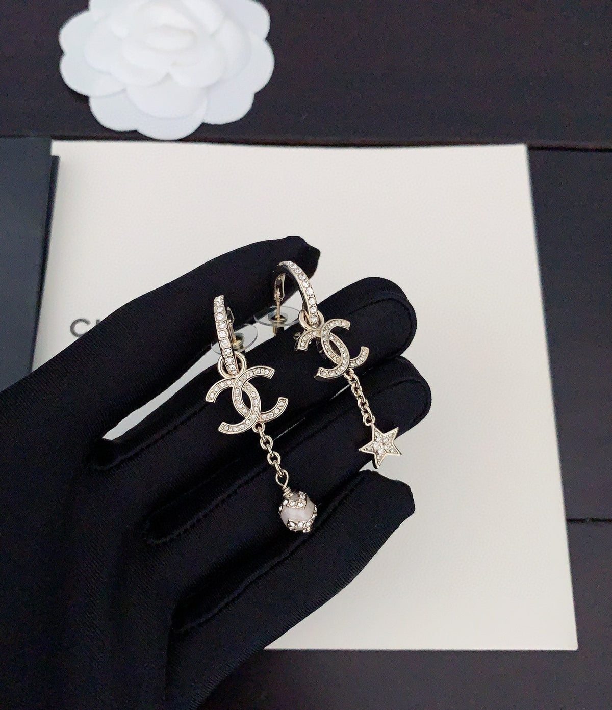 18K Chanel Star Pearls Pendant Earrings