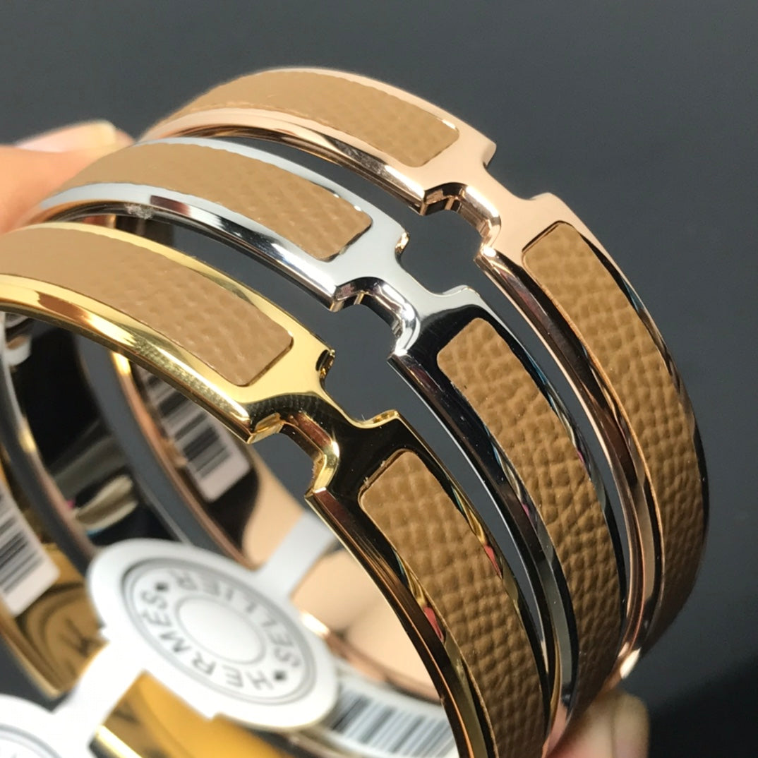 18K Olympe Brown Hermès Bracelet