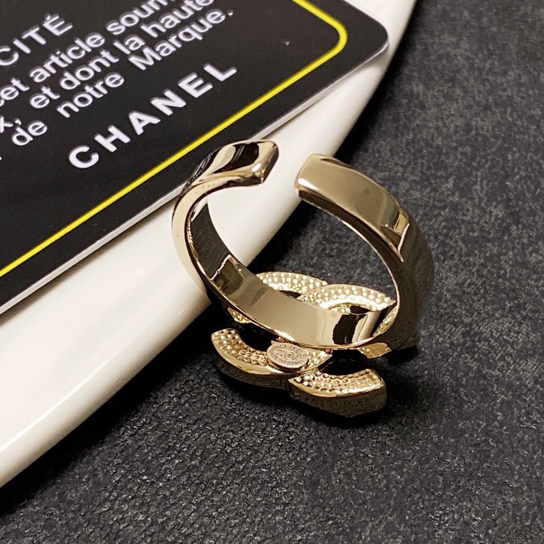 18K Chanel Crystals Ring