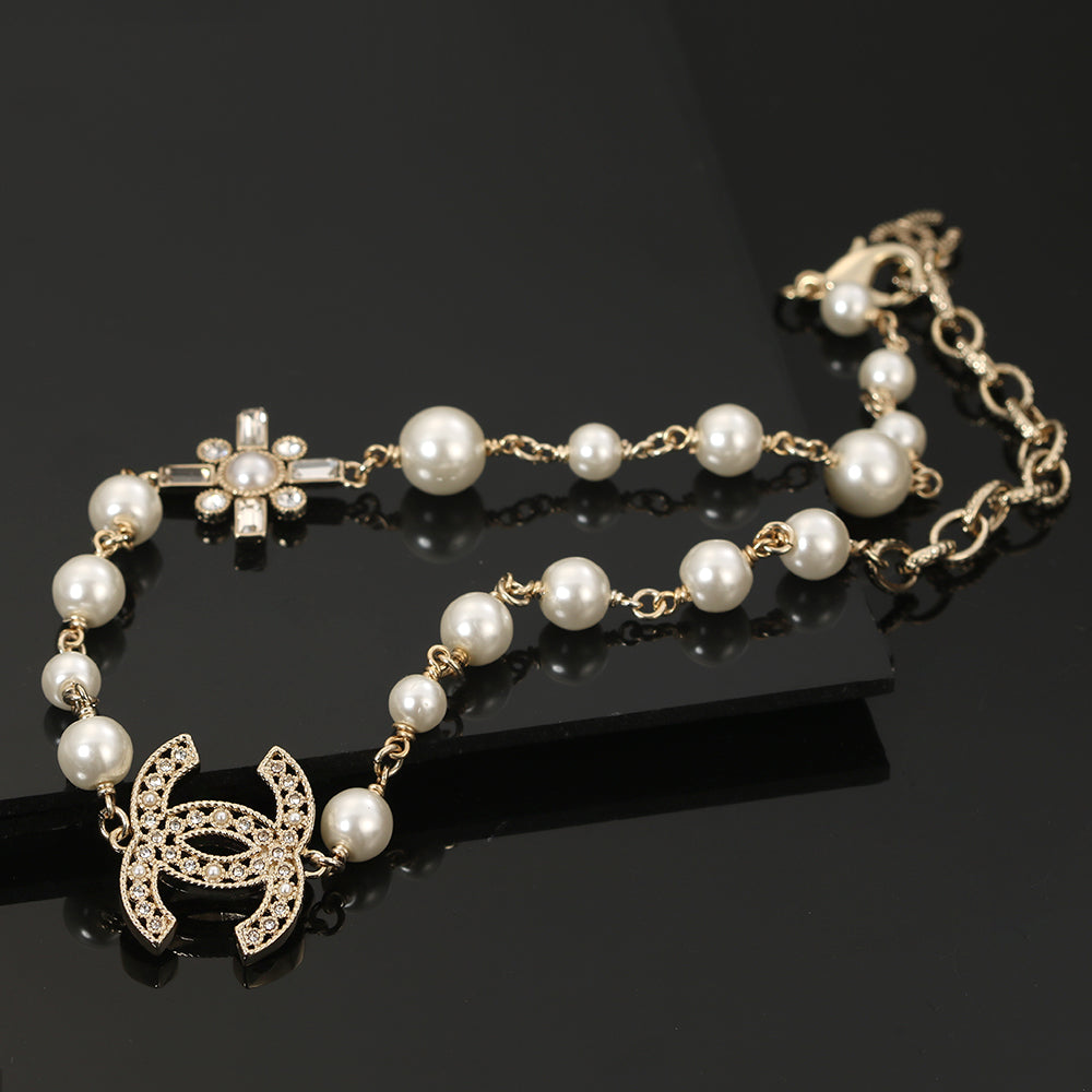 18K Chanel Flower Pearls Necklace