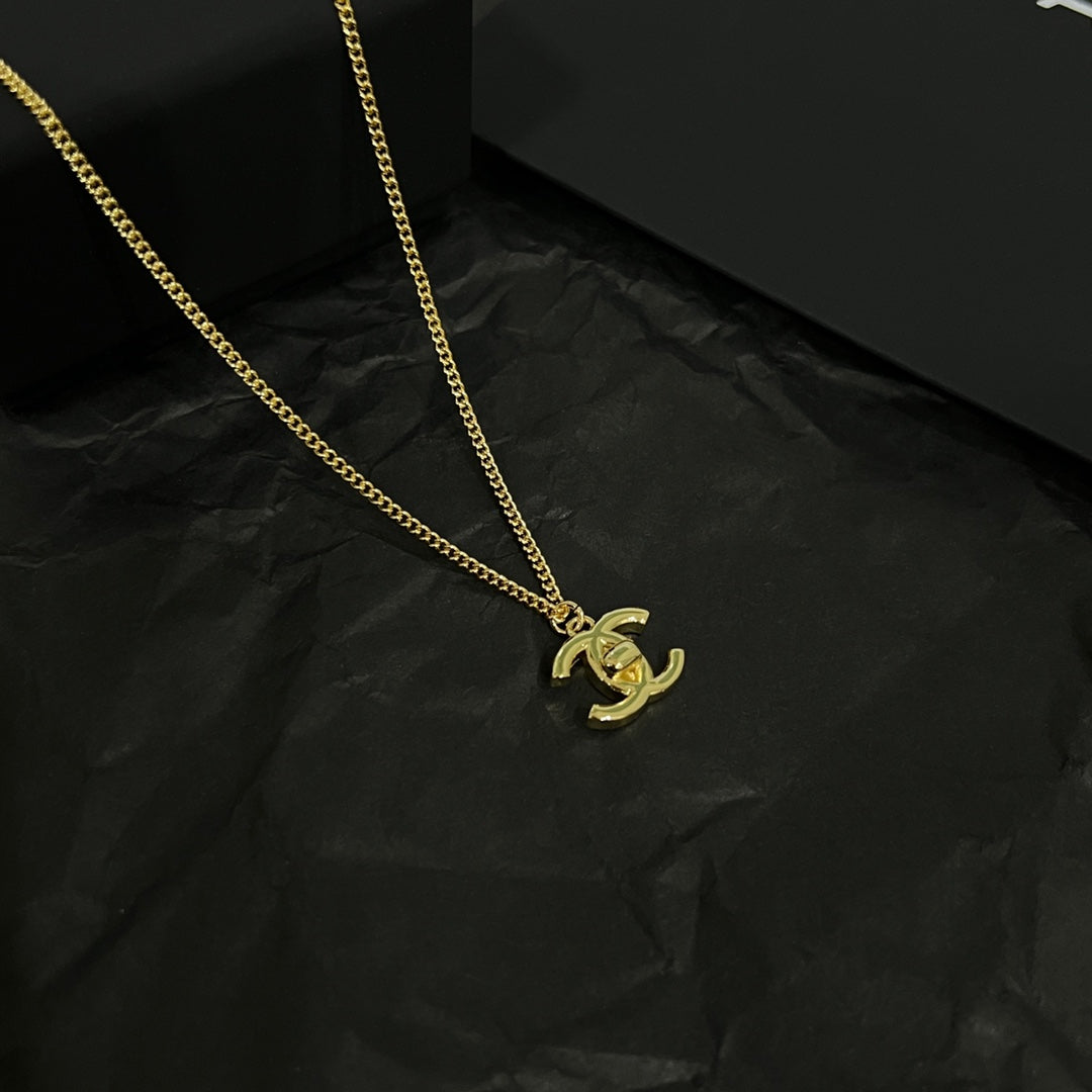 18K Chanel Vintage Necklace