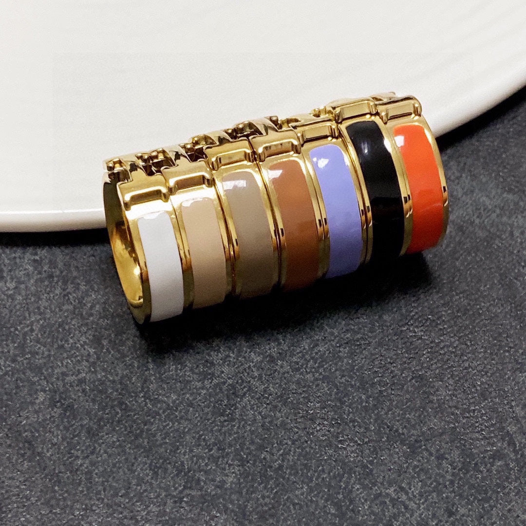 18K Vintage Clic Hermès Ring