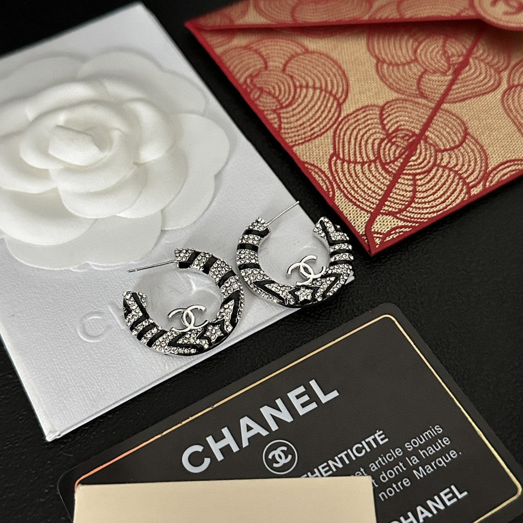 18K Chanel Black Diamonds Earrings