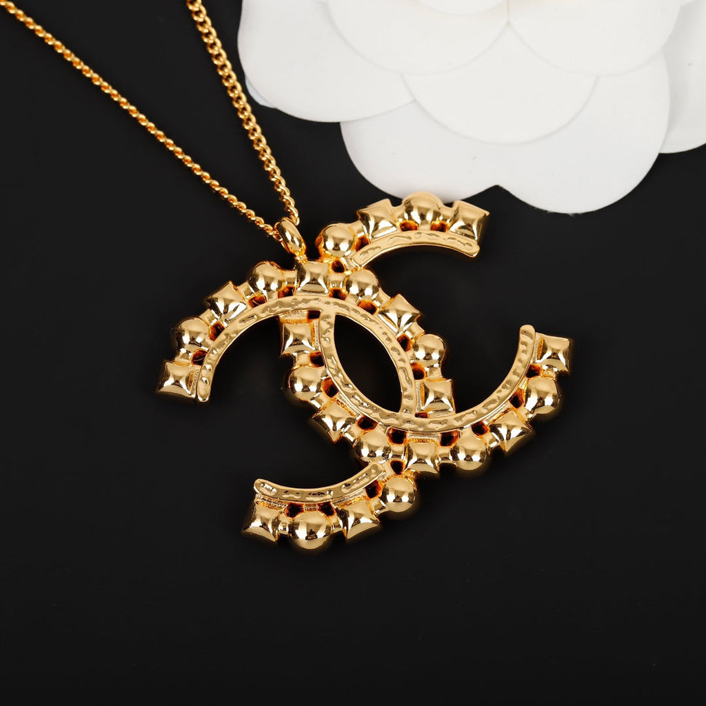 18K Chanel Vintage Necklace