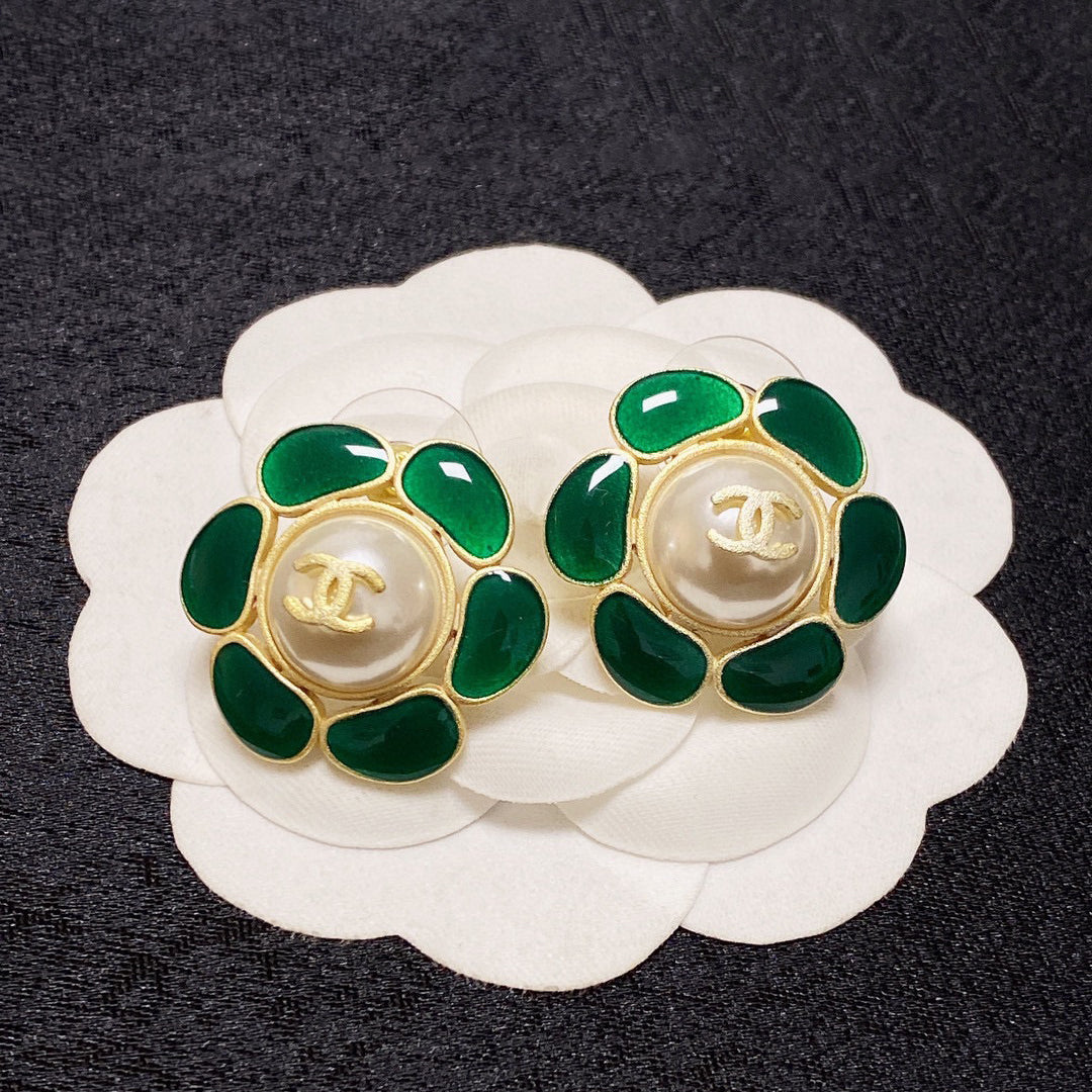18K Chanel Emerald Petals Earrings