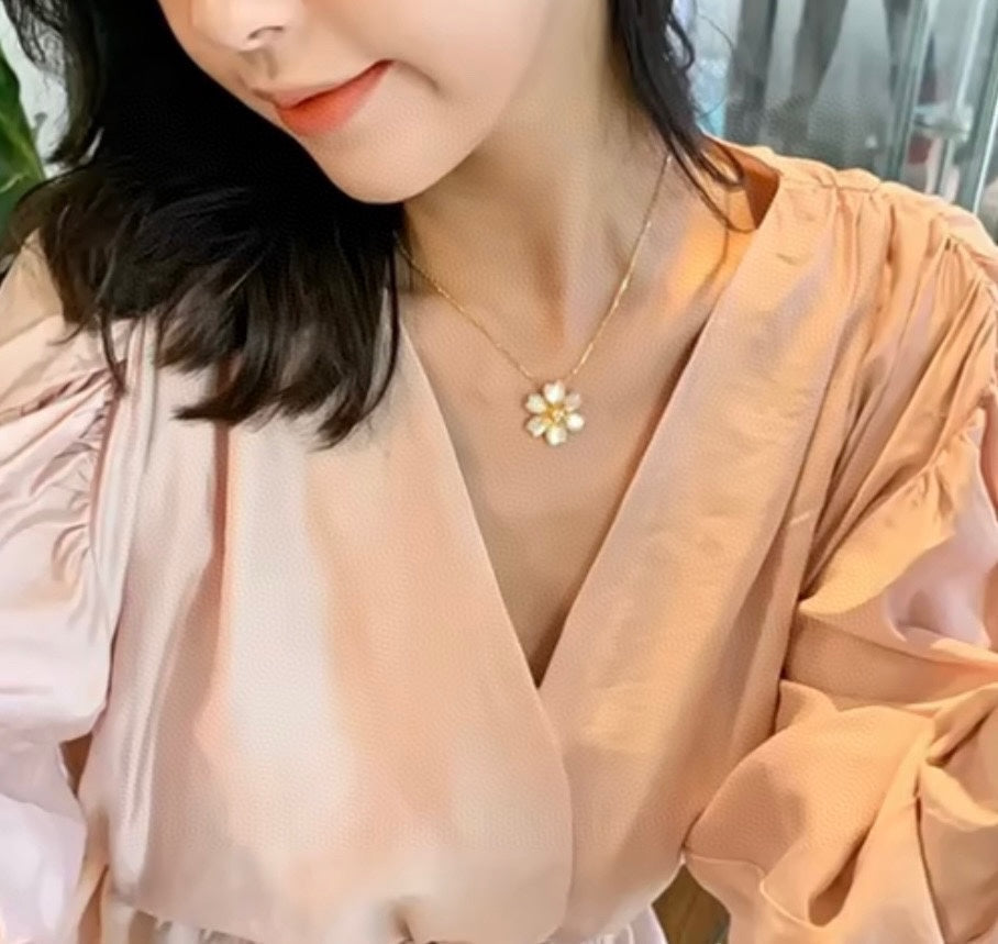 18K Rose Van Cleef & Arpels De Noel Clip Pendant Necklace