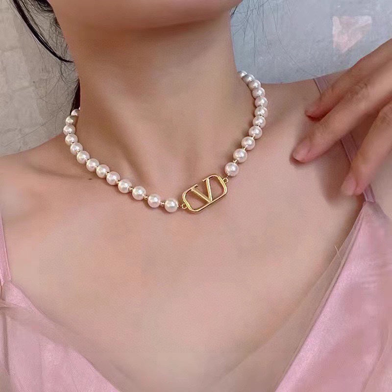 18K Valentino VLogo Pearls Choker Necklace