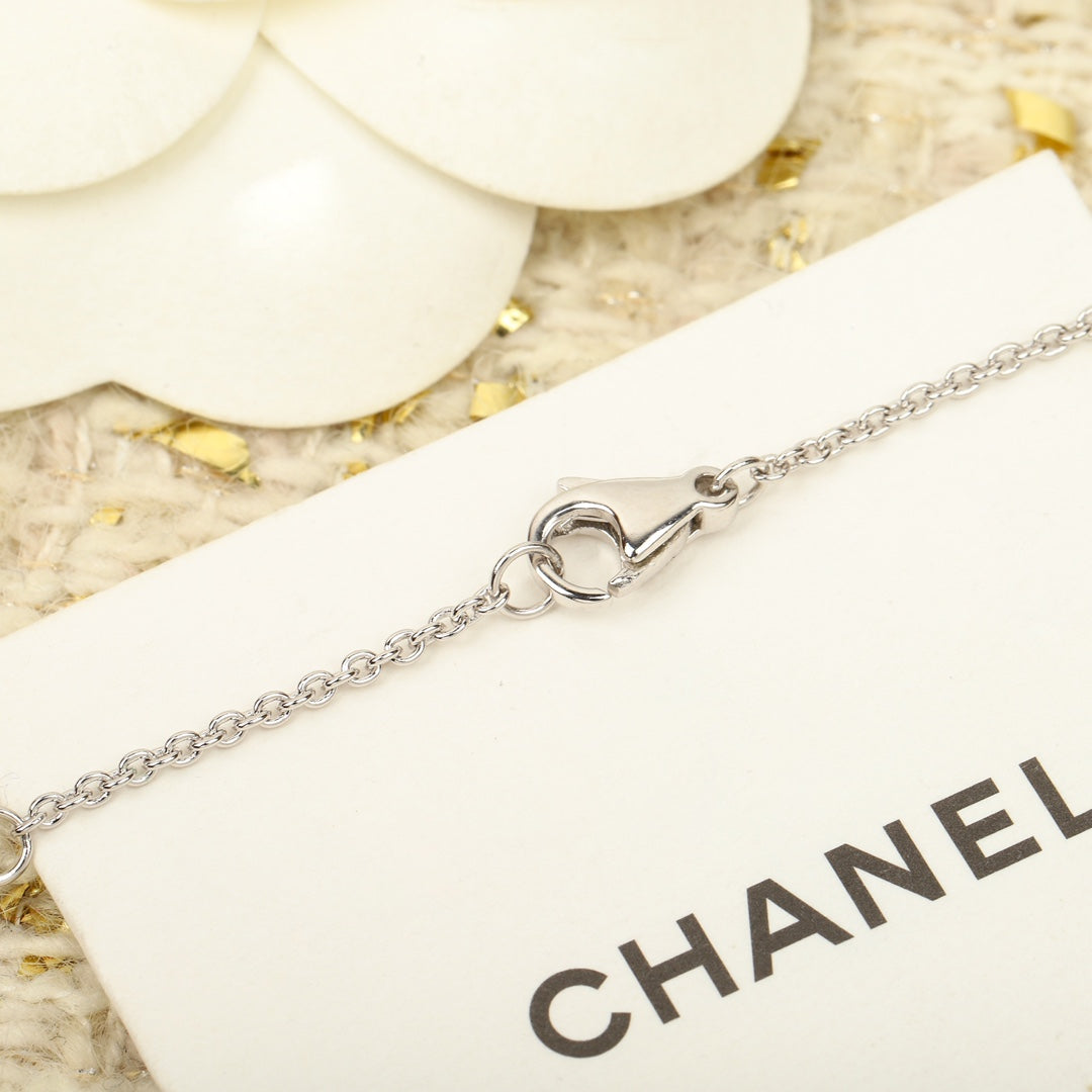 18K Chanel Plume De Necklace