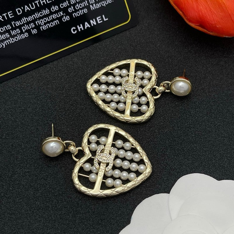 18K Chanel Gold Hear Pearl Earrings