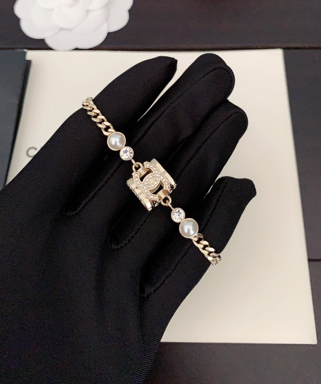 18K Chanel Square Pearl Chain Necklace
