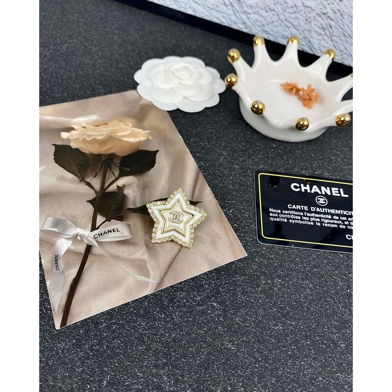 18K Chanel Star Pearl Brooch