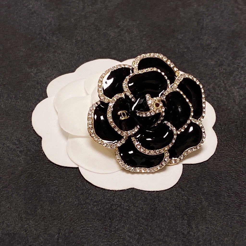 18K Chanel Black Flower Brooch