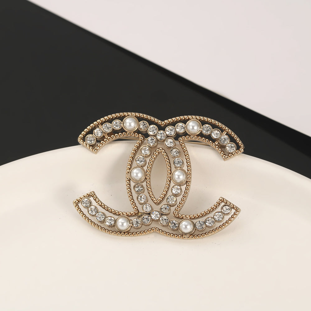 18K Chanel Pearls Brooch