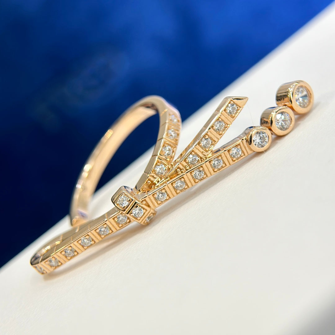 18K Chanel Ruban Diamonds Ring