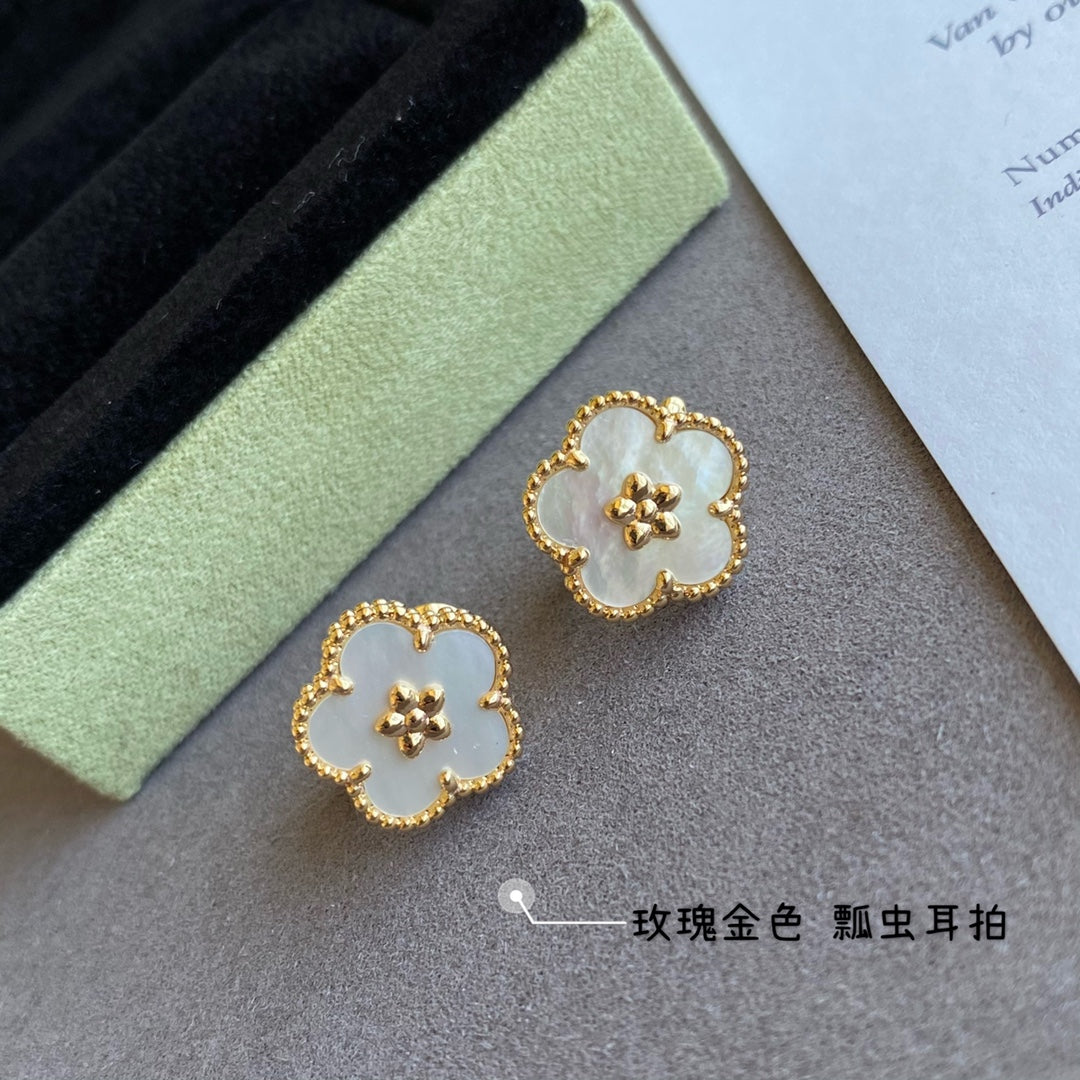 18K Van Cleef & Arpels Lucky Spring Plum Blossom Earrings