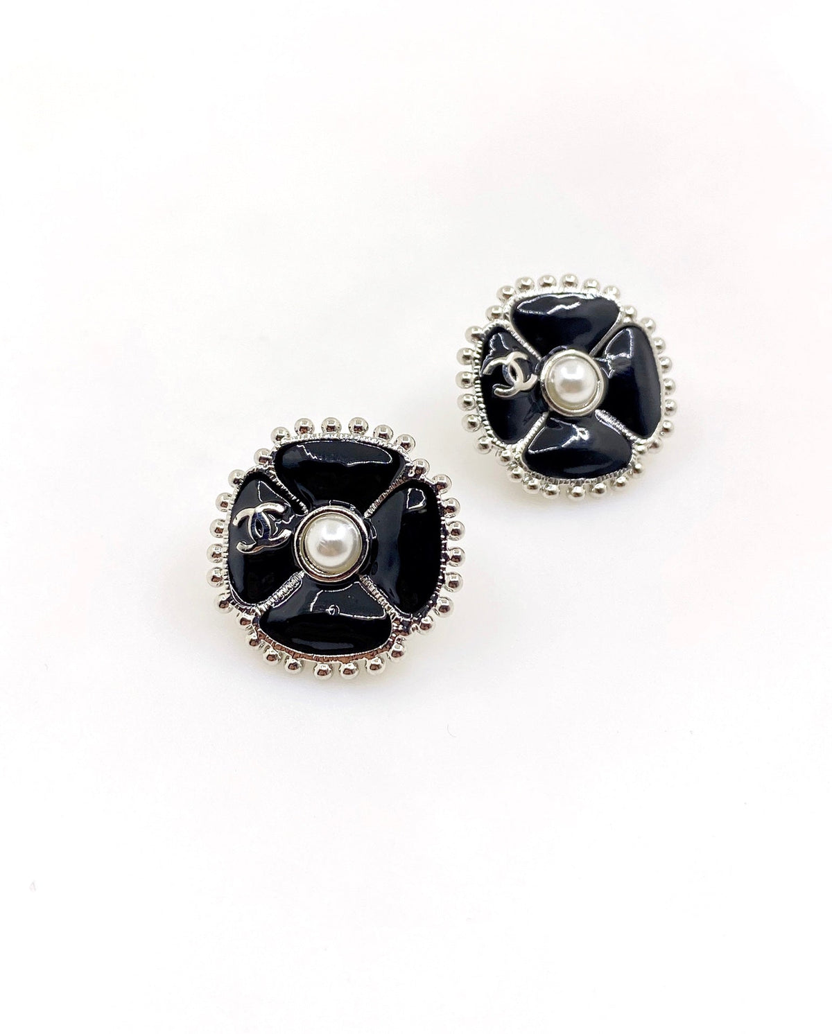 18k Chanel Black Pearl Clover Earrings