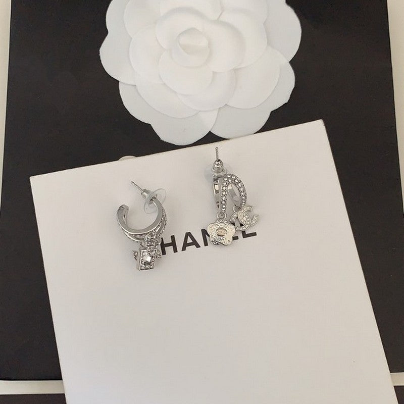 18K Chanel Flower Diamond Earrings