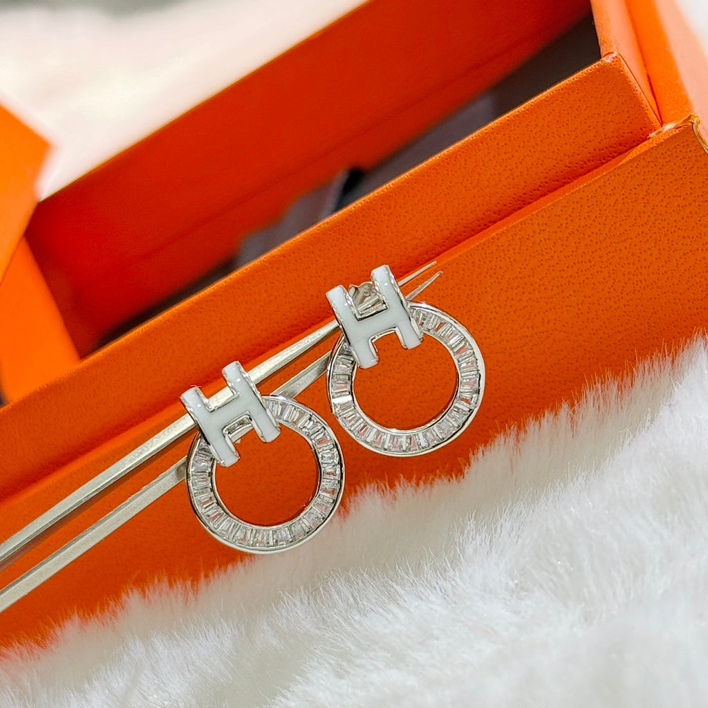 18K Clic Hermès Diamond Earrings