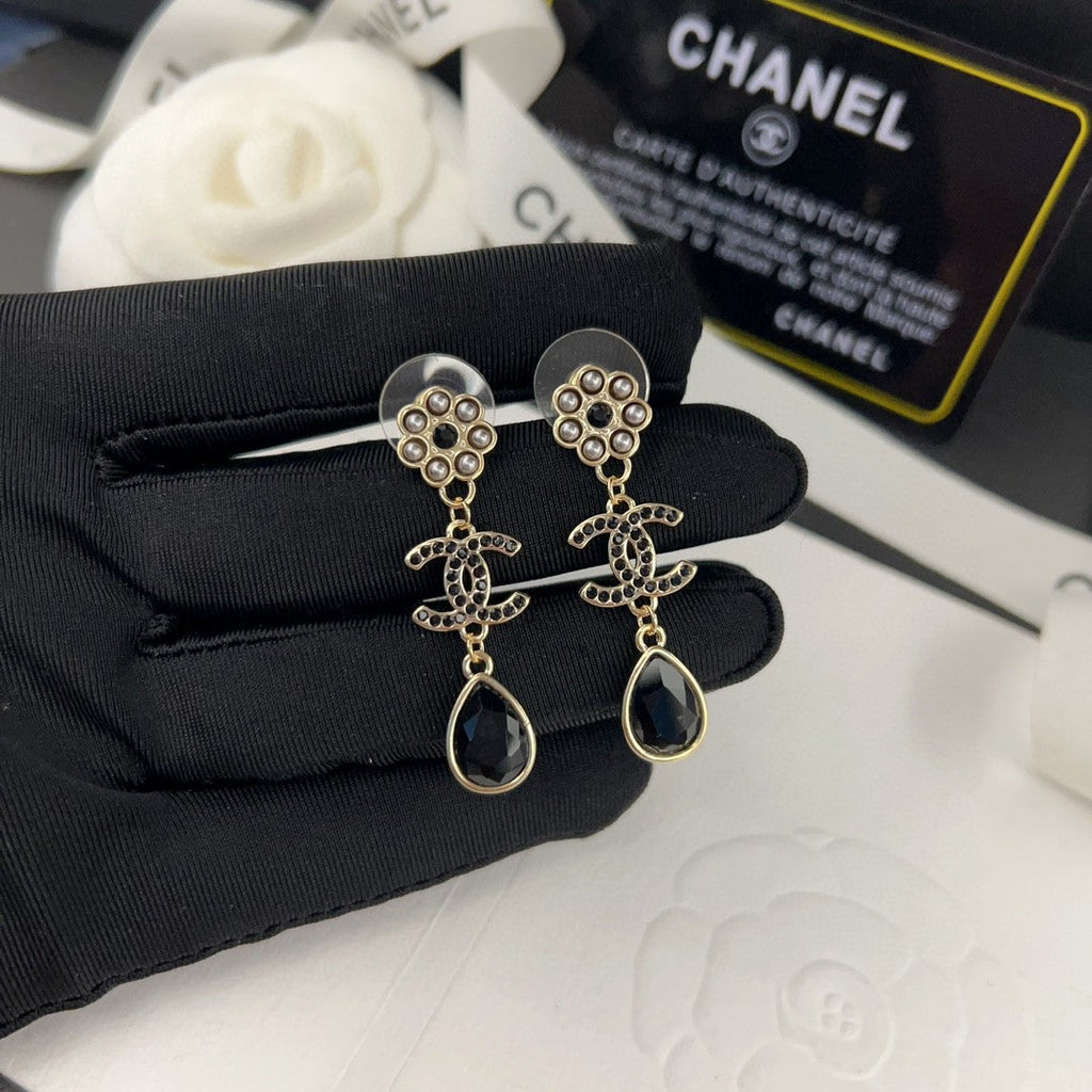 18K Chanel Black Crystals Earrings