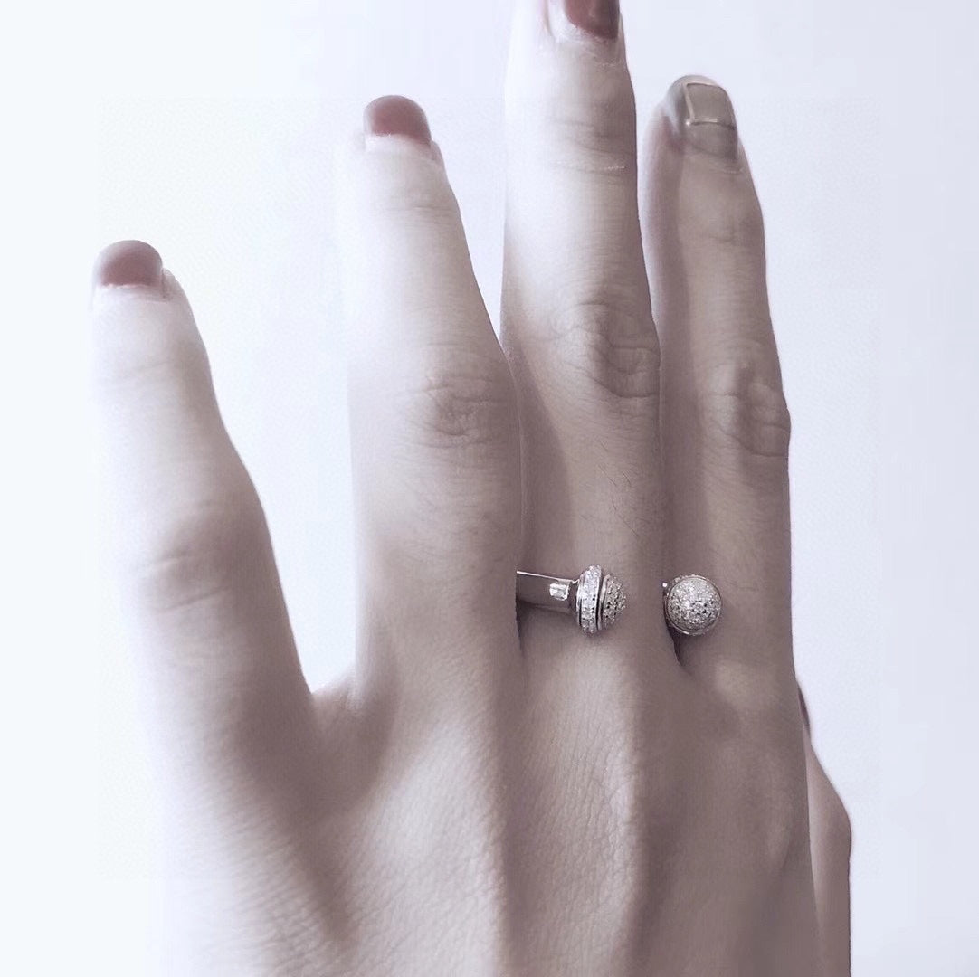 18K Piaget Open White Gold Ring