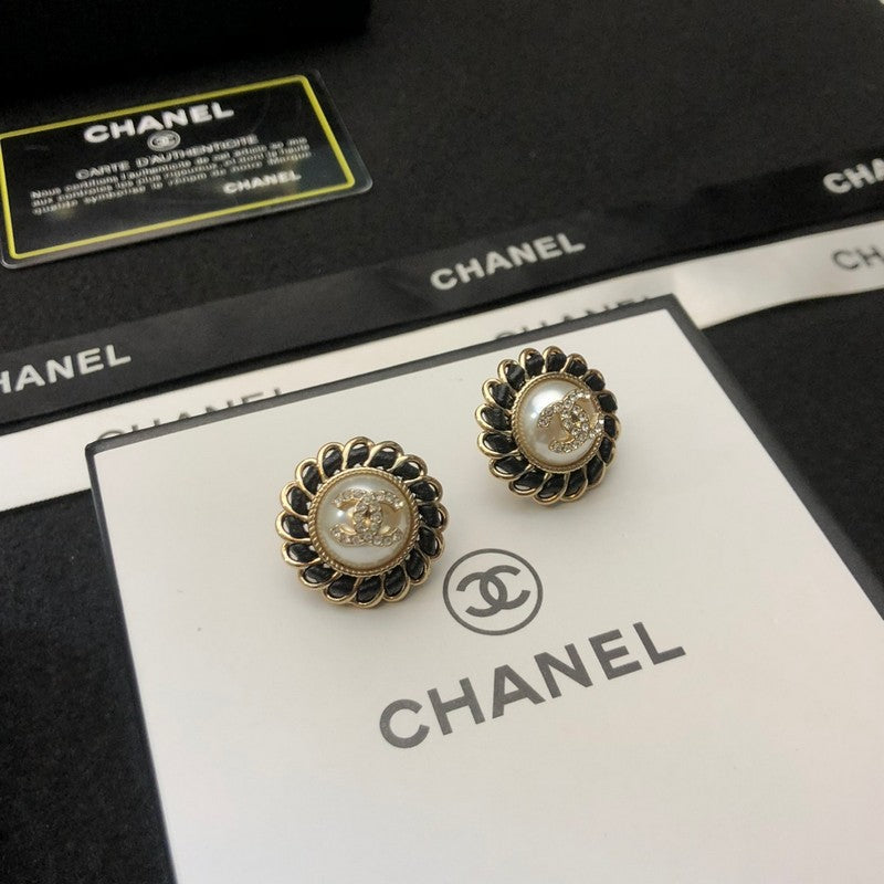18K Chanel Black Earrings