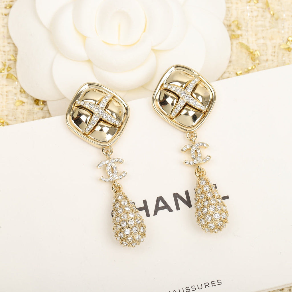18K Chanel Cross Rhombus Earrings
