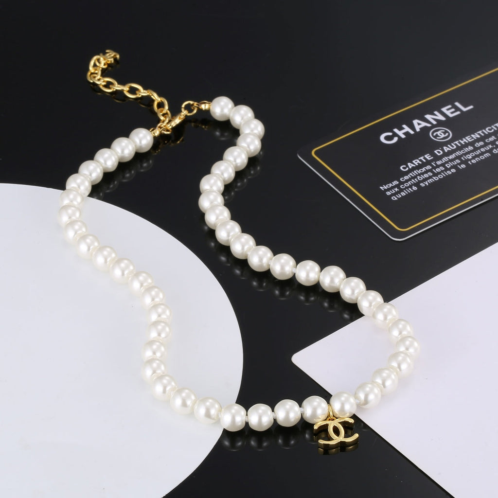 18K Chanel Pearls Necklace