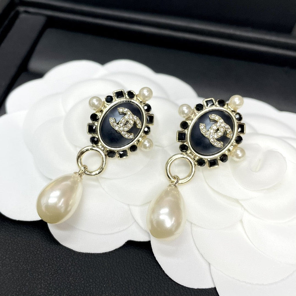 18K Chanel Pearl Pendant Earrings