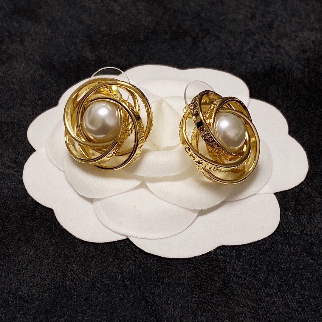 18K Chanel Pearl Earrings
