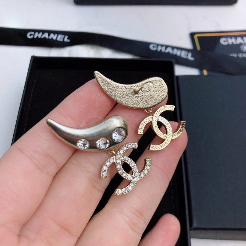 18K Chanel Feather Diamond Gold Earrings