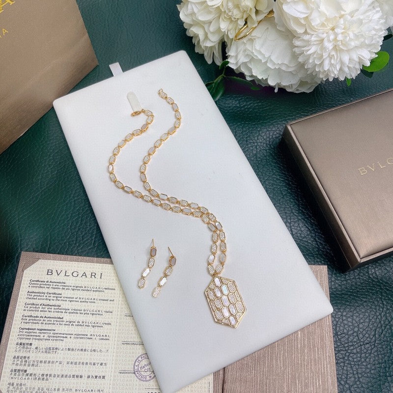 18K BVLGARI Serpenti Eyes on Me Necklace
