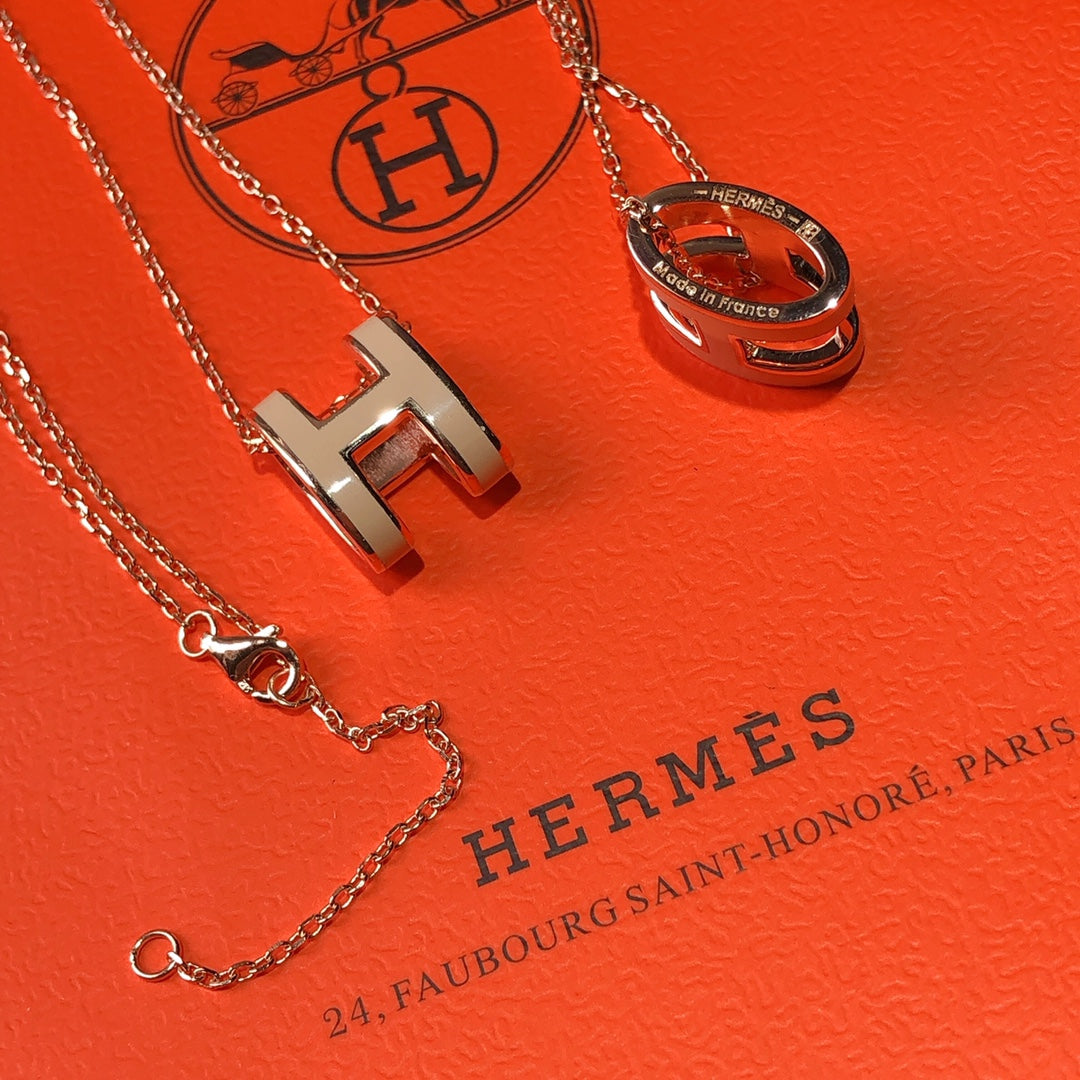 18K Mini Pop Hermès Grey Necklace